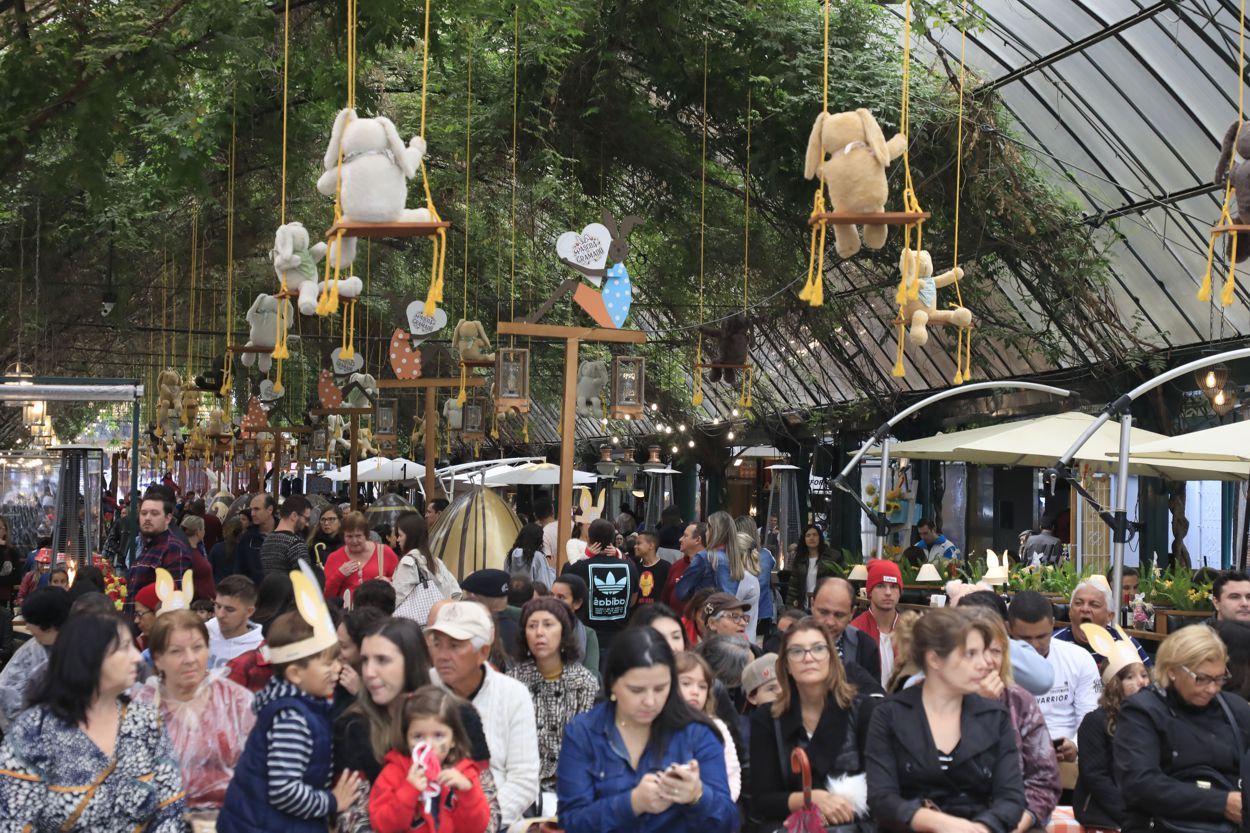 Feriadão com Procissão de Passos, shows, Paradas e Caça ao Ninho na Páscoa em Gramado