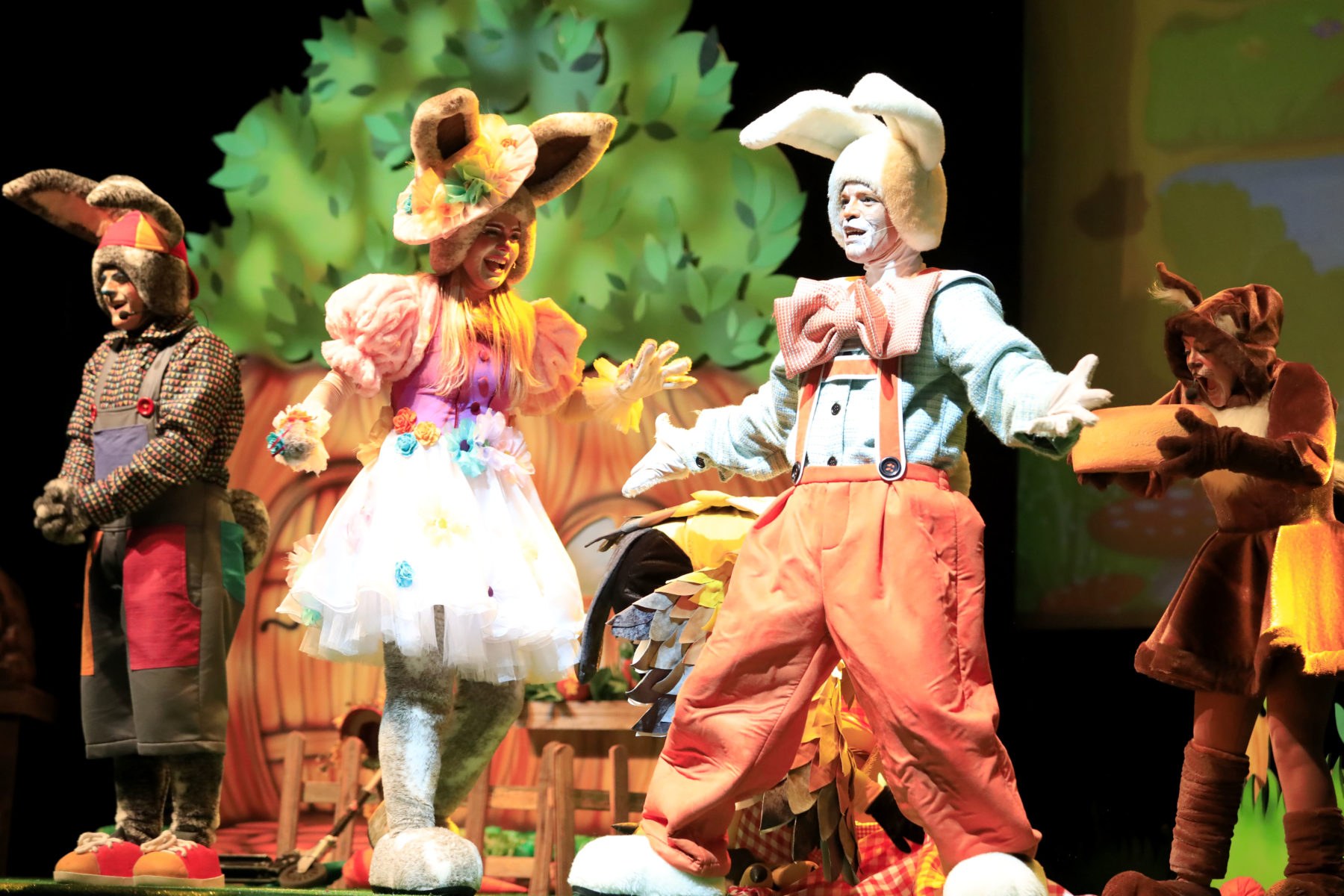 Tito um Coelho Atrapalhado é uma das atrações da Páscoa em Gramado