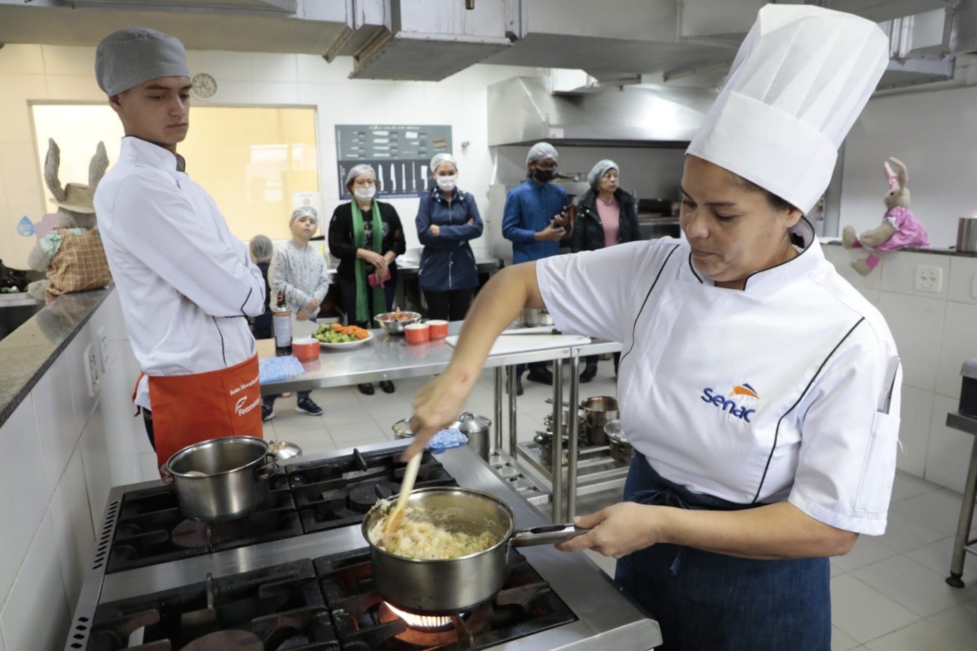Oficinas do Senac ensinam receitas típicas na Páscoa em Gramado