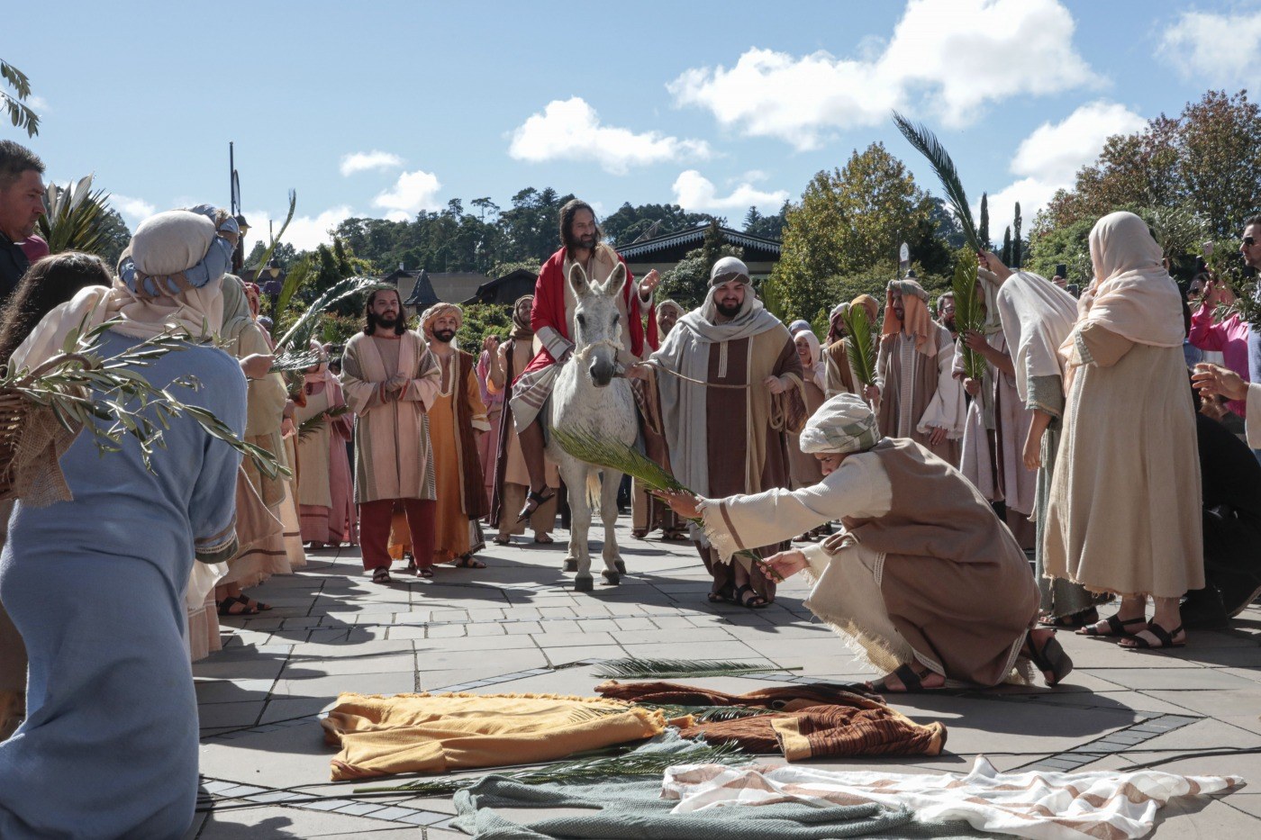 Procissão de Ramos abre Semana Santa
