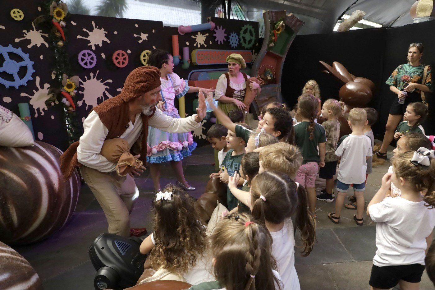 Trabalhadores do turismo são convidados a assistir O Reino Mágico da Páscoa